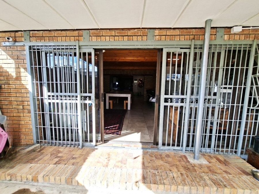 2 Bedroom Property for Sale in Groenvallei Western Cape
